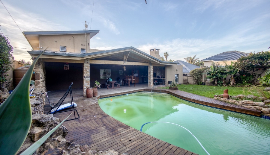 5 Bedroom Property for Sale in Gonubie Eastern Cape